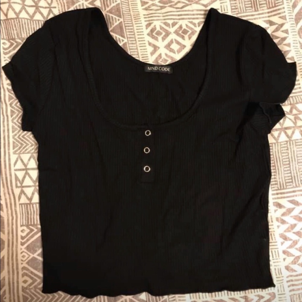 Black shirt women’s